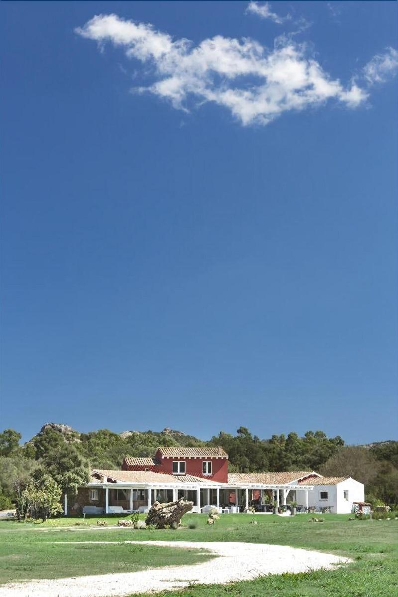 Li Neuli Country Club San Pantaleo Exterior foto