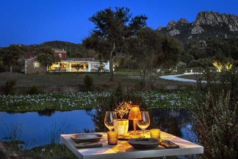 Li Neuli Country Club San Pantaleo Exterior foto