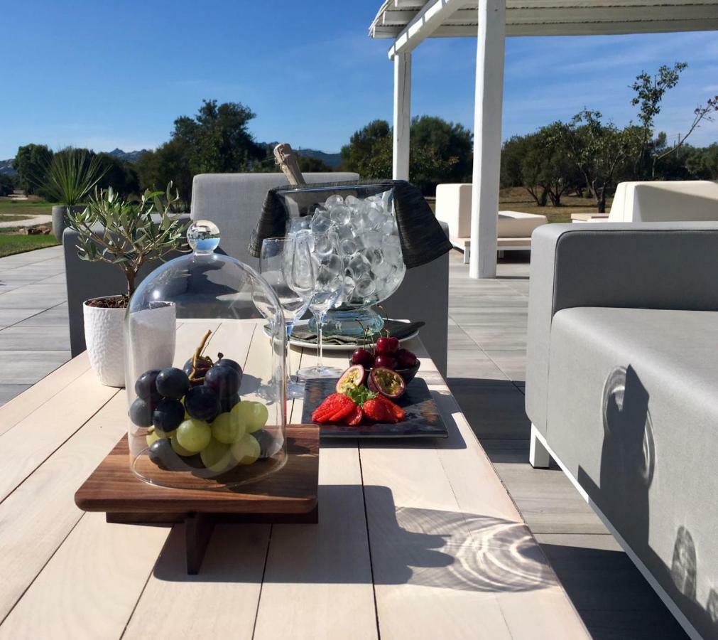 Li Neuli Country Club San Pantaleo Exterior foto