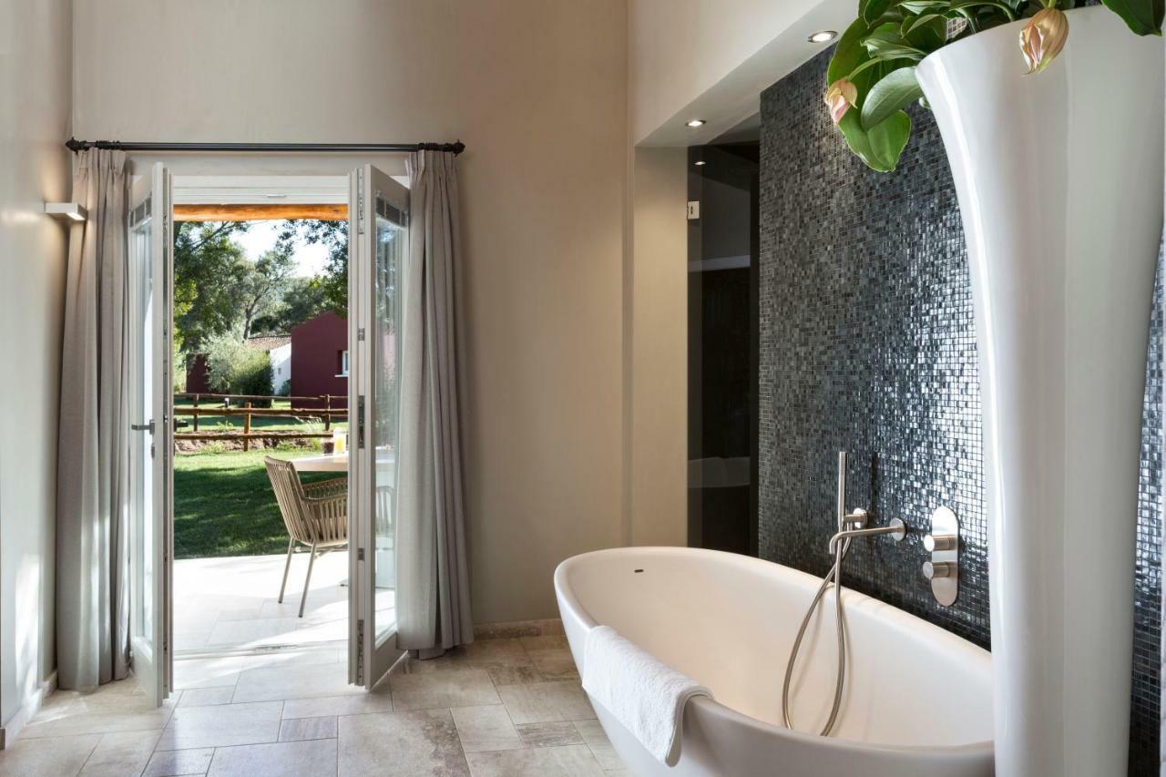 Li Neuli Country Club San Pantaleo Exterior foto