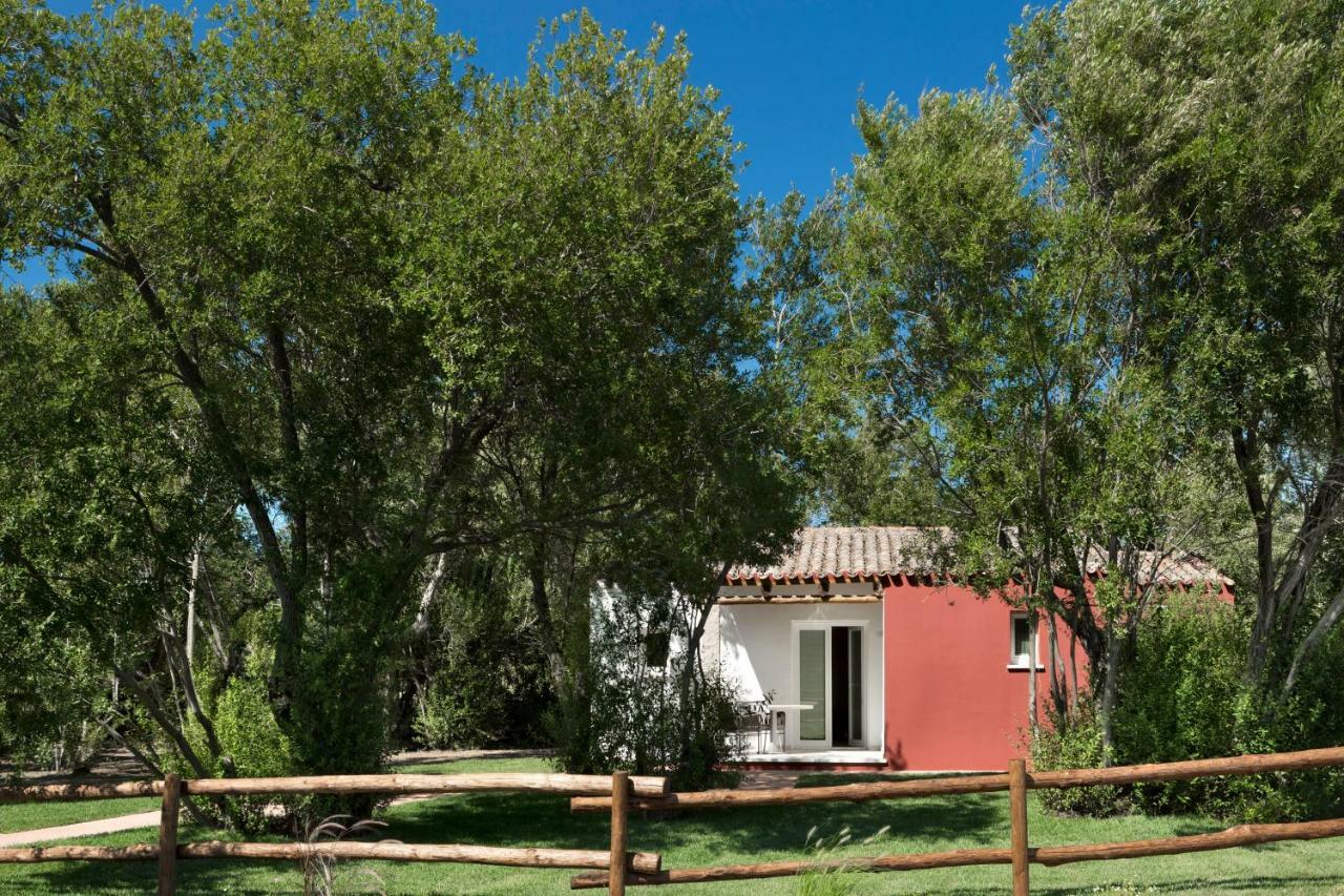 Li Neuli Country Club San Pantaleo Exterior foto