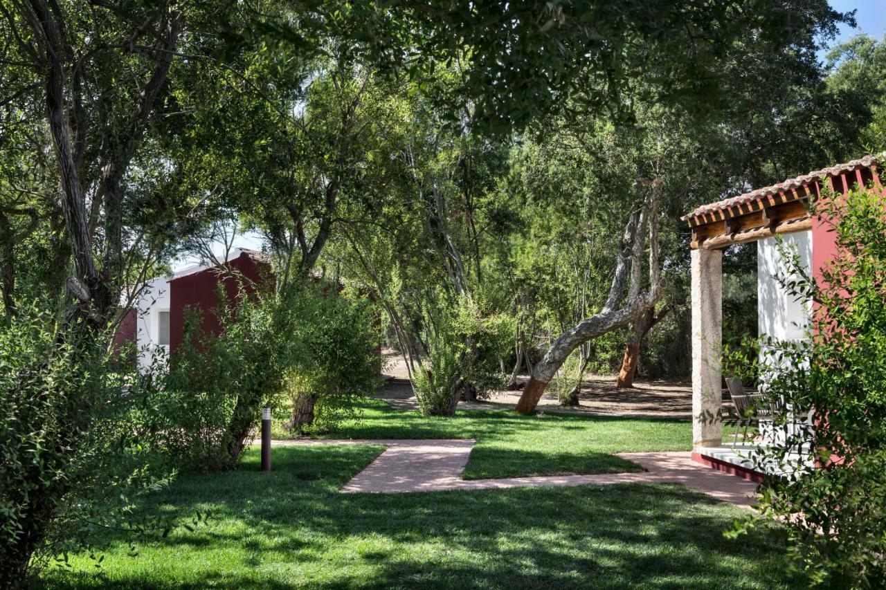 Li Neuli Country Club San Pantaleo Exterior foto