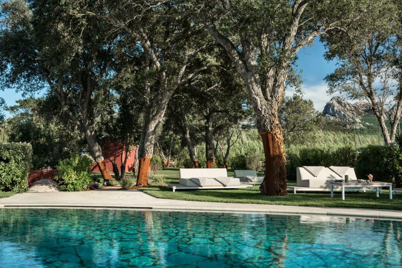 Li Neuli Country Club San Pantaleo Exterior foto